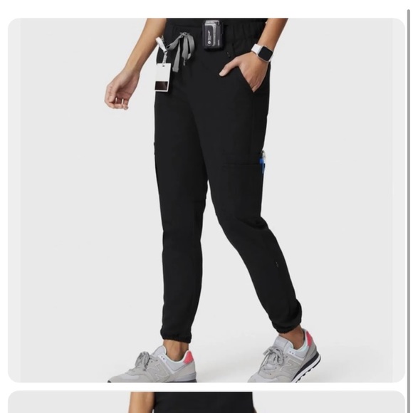 Figs Large Black TALII Jogger 20 pocket scrub pant EUC - Picture 2 of 9